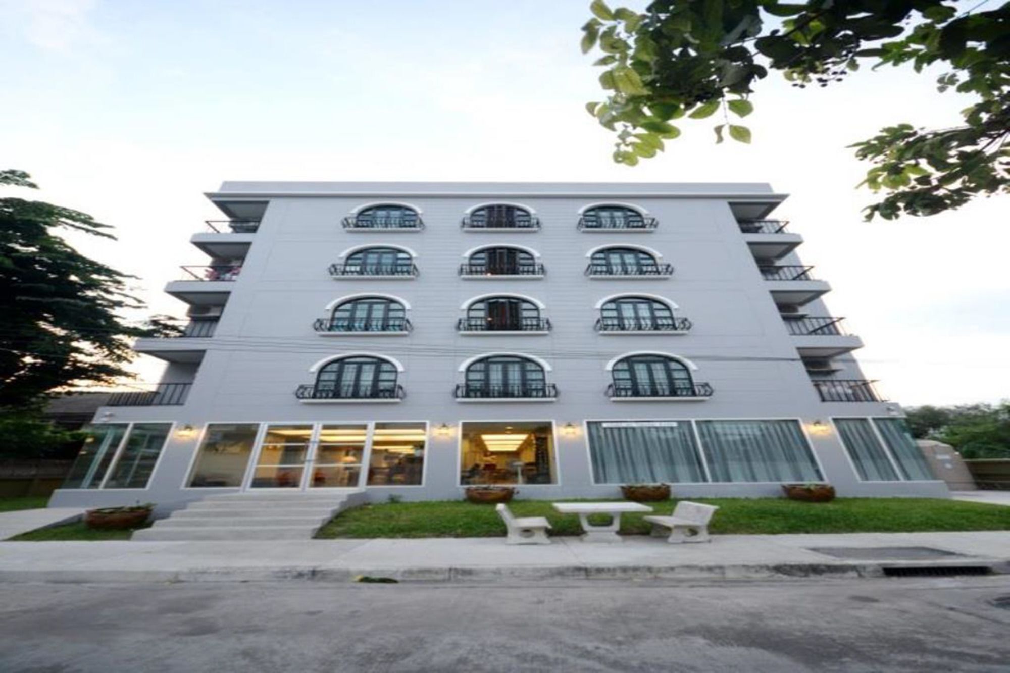Resortel Lat Phrao 91 Bangkok Exterior foto